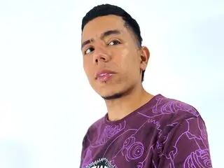 TylerWilde shows webcam anal